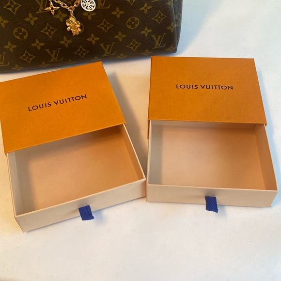 Louis Vuitton • Gift Box, Drawer Style ~ 5.75”W x 5”D x 1.5”H - Picture 3 of 12